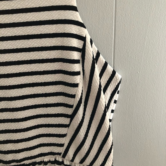 Striped high neck dress - Picture 2 of 3